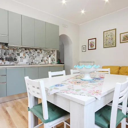 1 Bedroom Cozy In Santegidio Del M, A, Corbara (Campania)
